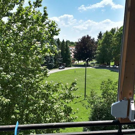 Апартаменти Angi Apartman- Nagyszeru Elhelyezkedes, Vendegkozpontu Szallashely-Szolgaltatas Гаркань Екстер'єр фото
