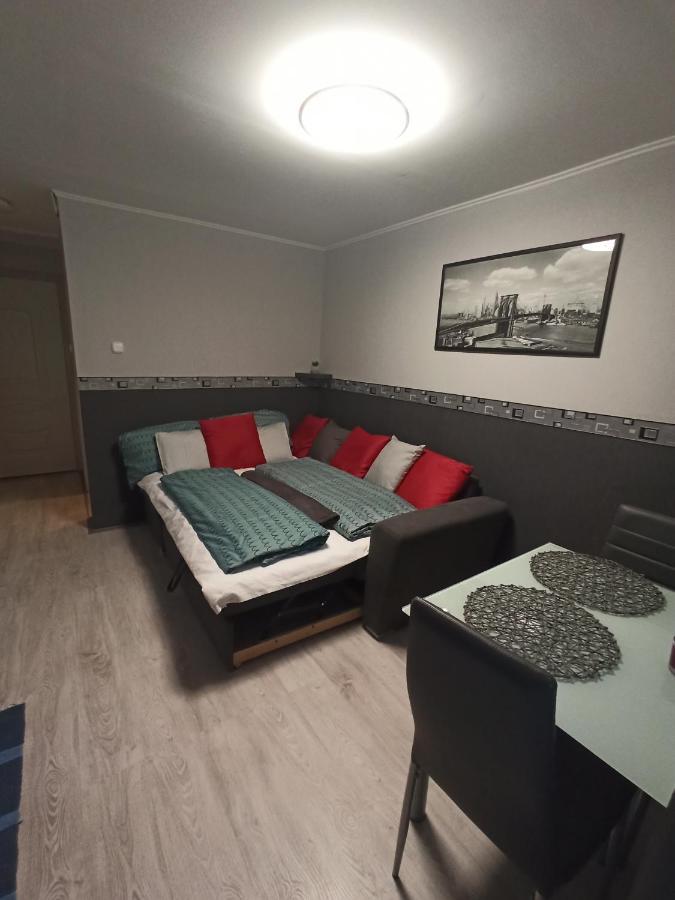 Апартаменти Angi Apartman- Nagyszeru Elhelyezkedes, Vendegkozpontu Szallashely-Szolgaltatas Гаркань Екстер'єр фото