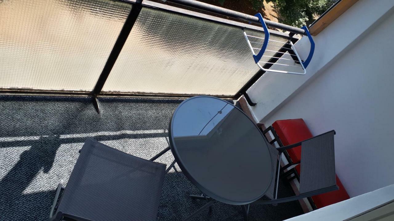 Апартаменти Angi Apartman- Nagyszeru Elhelyezkedes, Vendegkozpontu Szallashely-Szolgaltatas Гаркань Екстер'єр фото